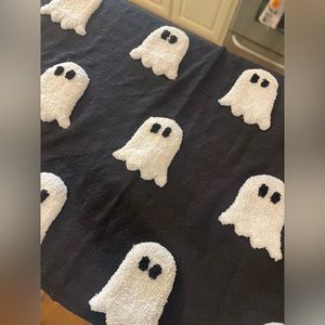 Ghost blanket